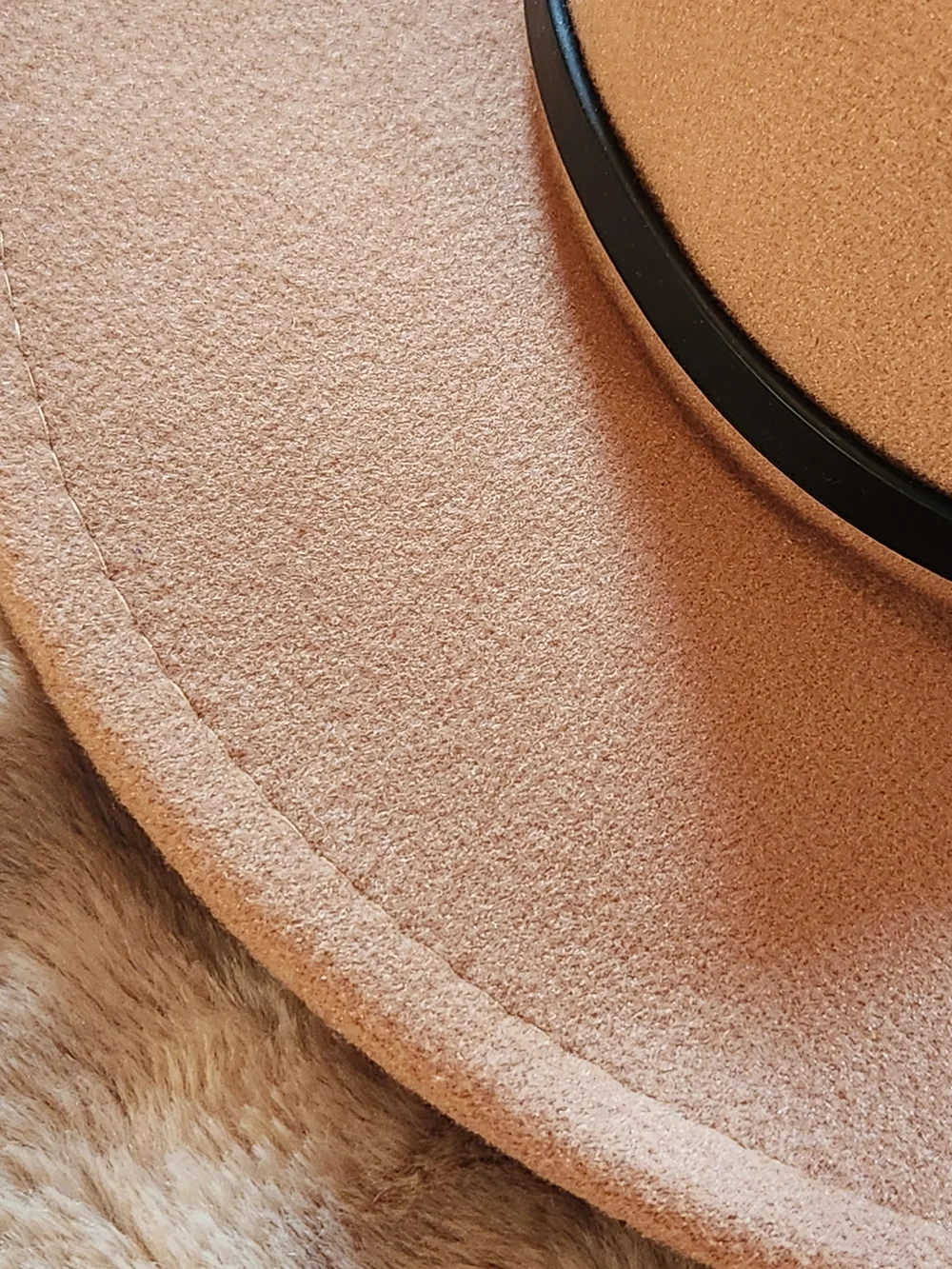 Womens Wide-Brim Hat in Camel with Black Band